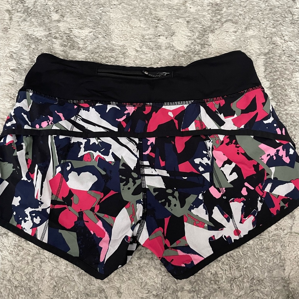 Lululemon speed up shorts 2.5”